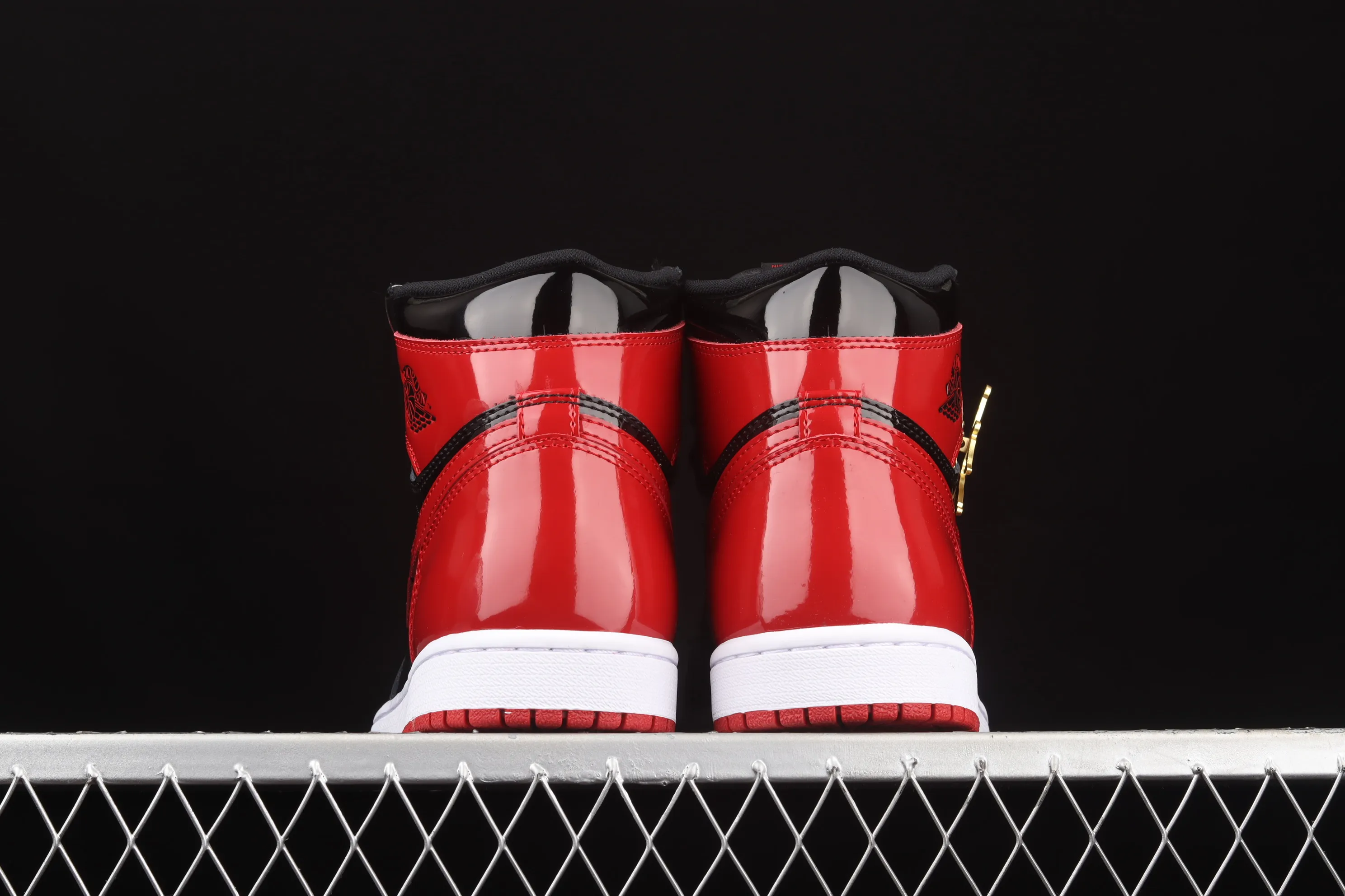 All categories Air Jordan Jordan series basketball shoes Air Jordan 1 High X version Air Jordan 1 High OG "Bred Patent" AJ1 Joe 1 patent leather black and red high-top basketball shoes 555088-063